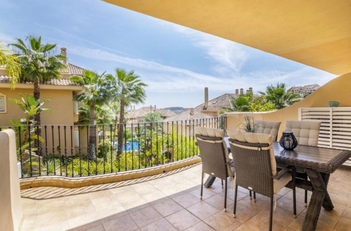 Apartemen Aloha Hill Club